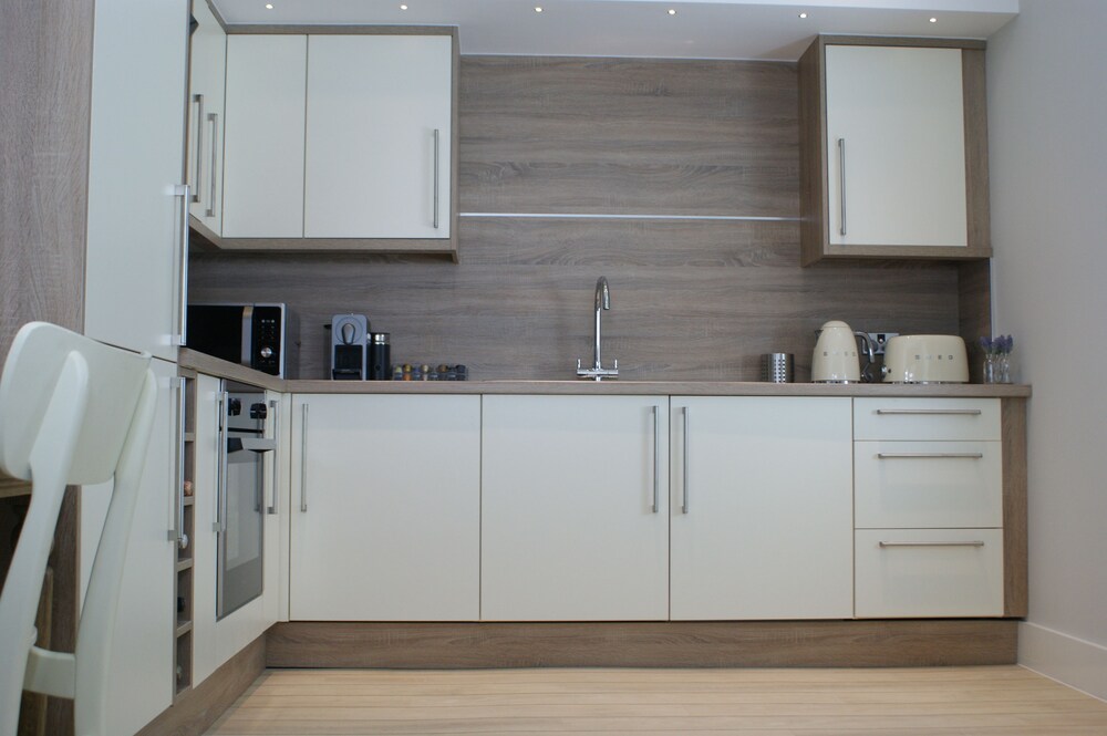 Luxury Apartment, 1 Bedroom, Concierge Service (The Topaz) - In-Room Kitchen