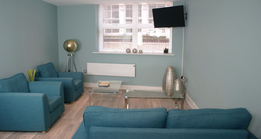 Luxury Apartment, 2 Bedrooms, Concierge Service (The Jade) - Living Area