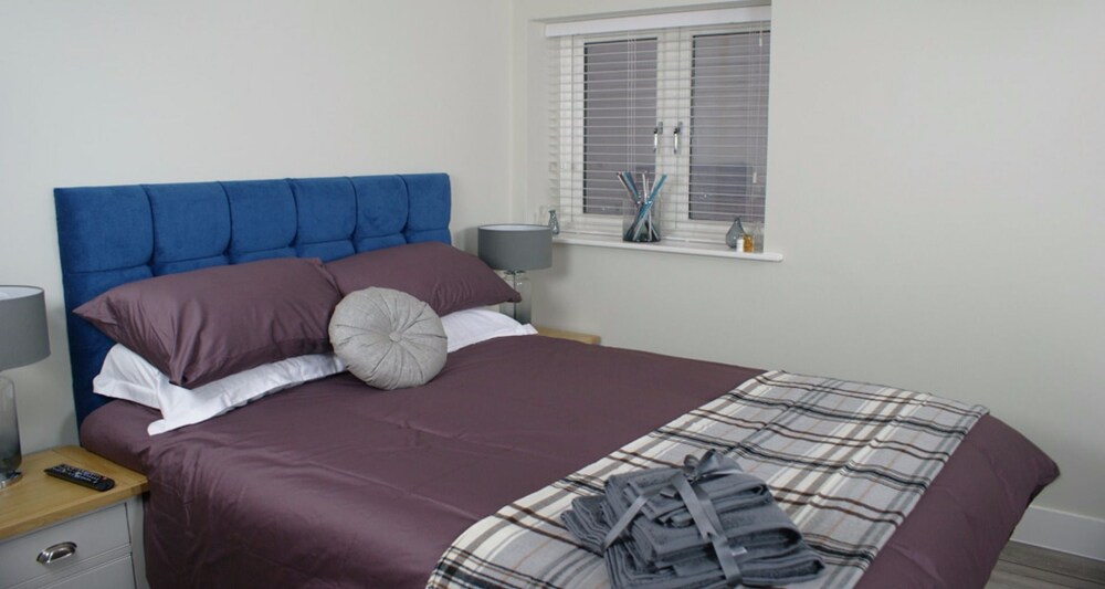Luxury Apartment, 2 Bedrooms, Concierge Service (The Jade) - Guestroom