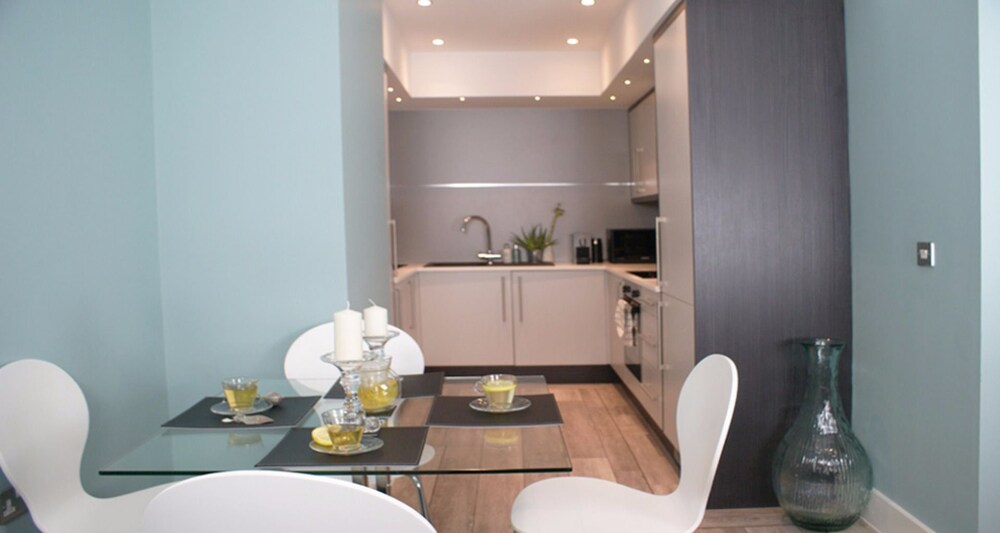 Luxury Apartment, 2 Bedrooms, Concierge Service (The Jade) - In-Room Kitchen