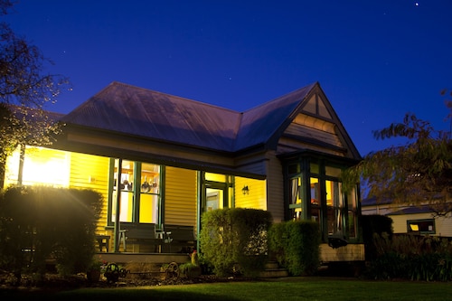 The Old Countryhouse Backpacker Hostel