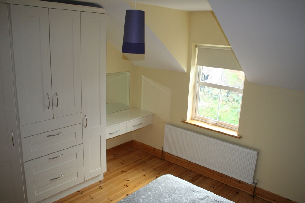 Family House, 5 Bedrooms - In-Room Amenity