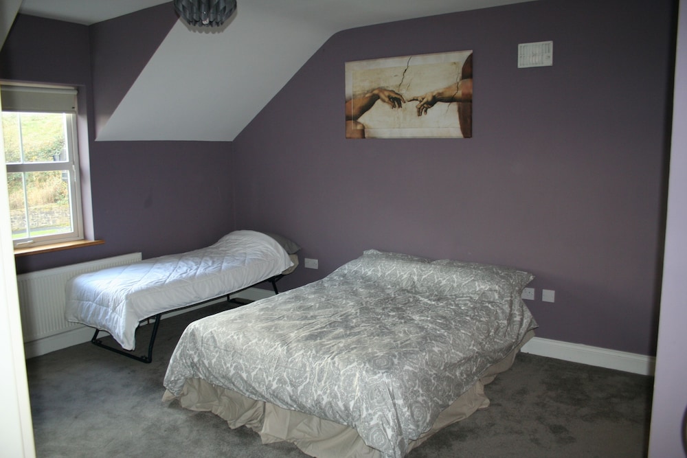 Family House, 5 Bedrooms - Guestroom
