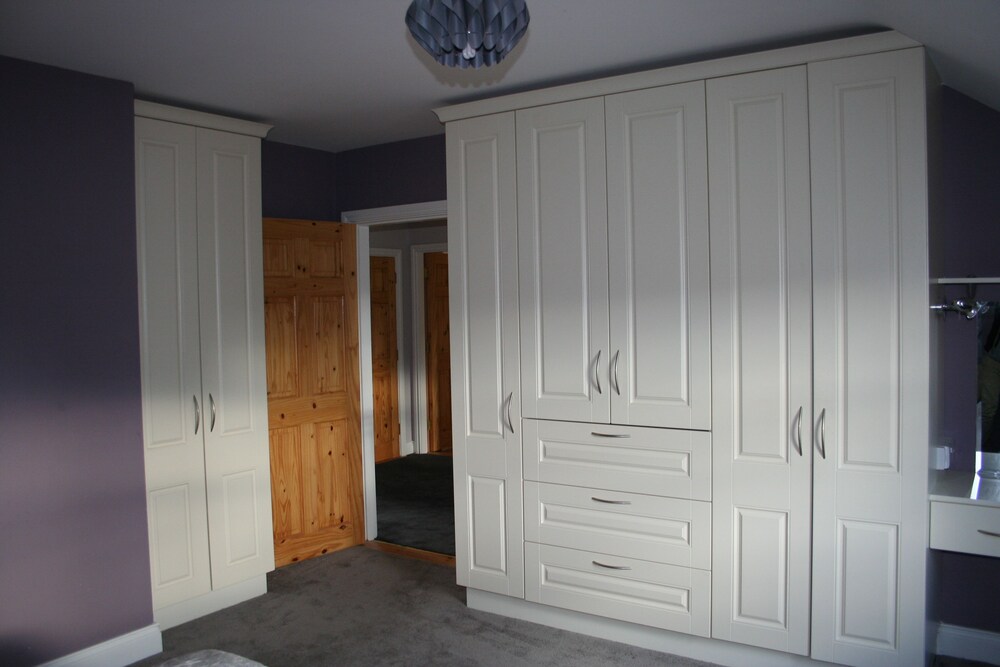 Family House, 5 Bedrooms - In-Room Amenity