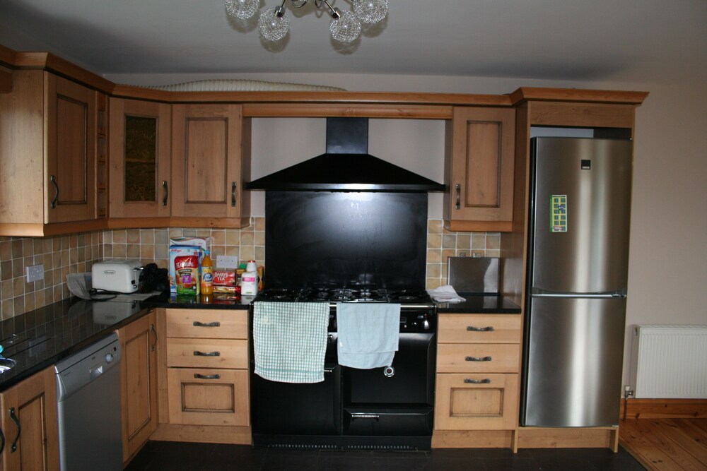 Family House, 5 Bedrooms - In-Room Kitchen