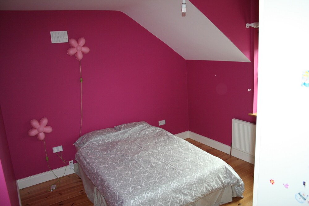 Family House, 5 Bedrooms - Guestroom