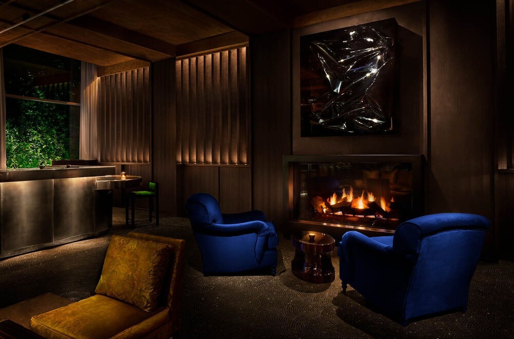Hotel Bar