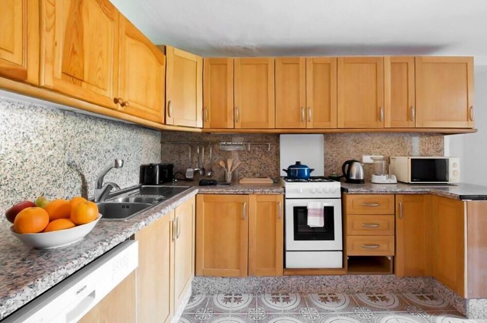 Cucina in camera (Appartamento, 6 camere da letto, vista mare, fronte mare)