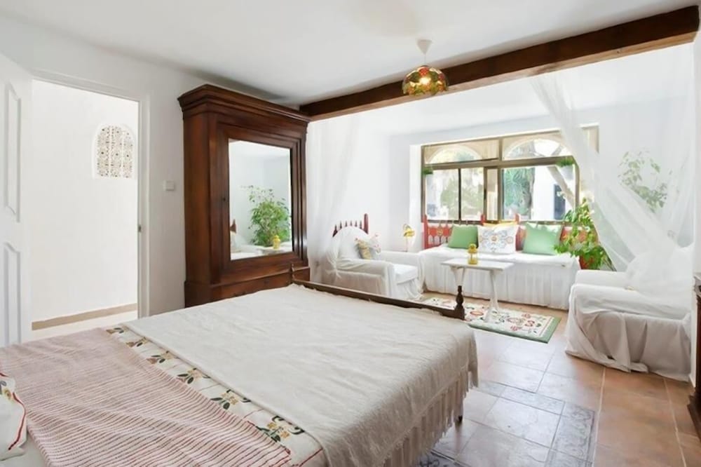 Camera (Appartamento, 6 camere da letto, vista mare, fronte mare)