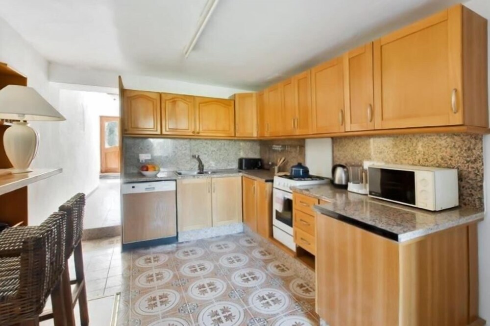 Cucina in camera (Appartamento, 6 camere da letto, vista mare, fronte mare)