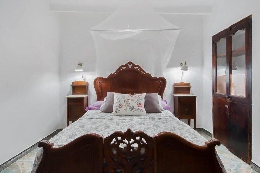 Camera (Appartamento, 6 camere da letto, vista mare, fronte mare)
