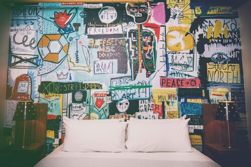Crash Hotel Downtown Edmonton