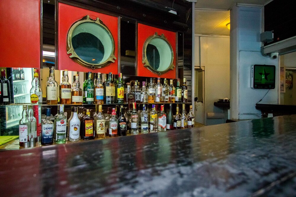 Hotel Bar