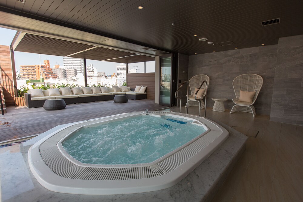 屋外スパ浴槽