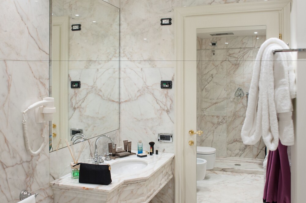 Bagno (Appartamento Premier, 1 camera da letto, angolo cottura, vista città)