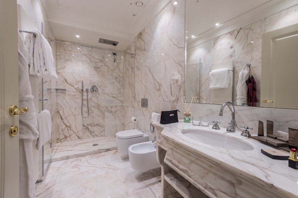 Bagno (Appartamento Premier, 1 camera da letto, angolo cottura, vista città)
