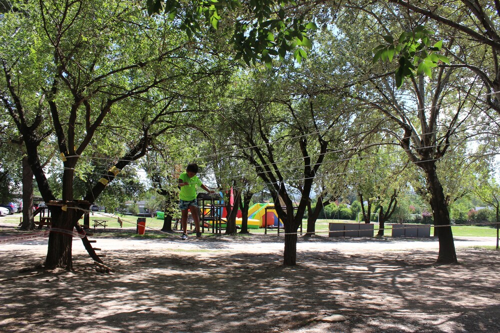 Zona de juegos infantil al aire libre