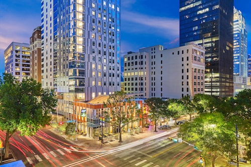 Aloft Austin Downtown