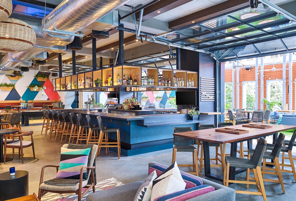Hotel Bar