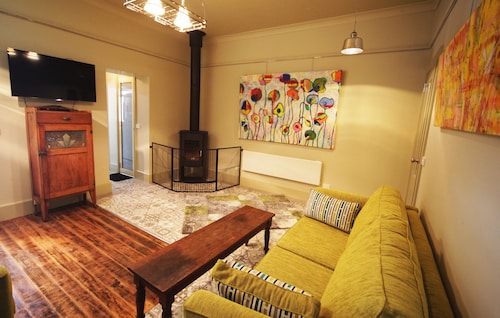Latrobe Art Apartments