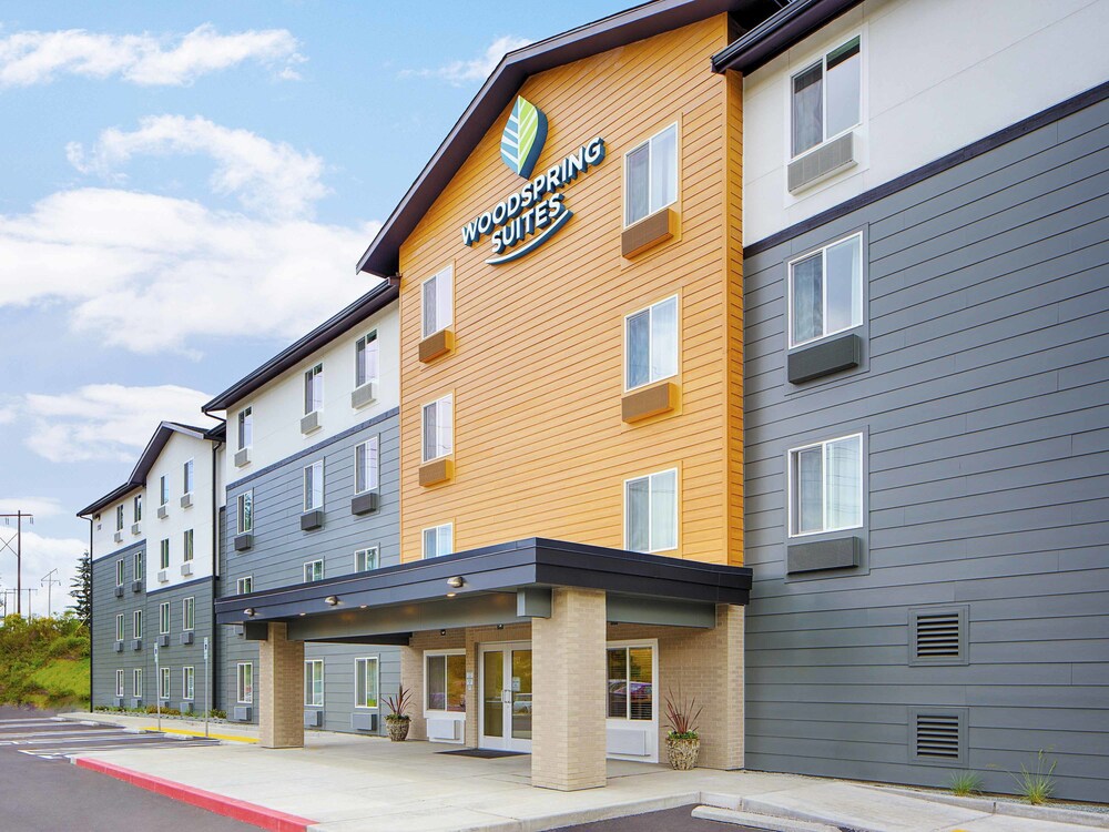 Exterior detail, WoodSpring Suites Seattle Everett