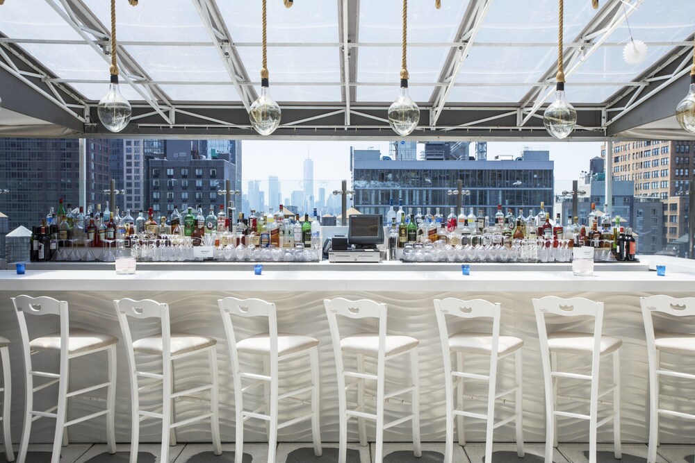 Hotel Bar