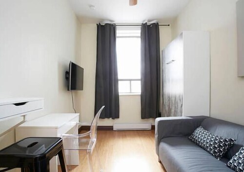 Exclusive Studio, 1 Twin Bed (#304) - Living Area