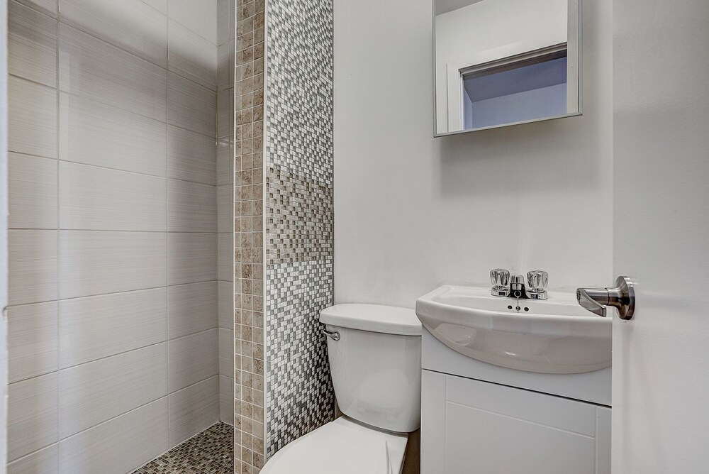 Exclusive Studio (#204) - Bathroom