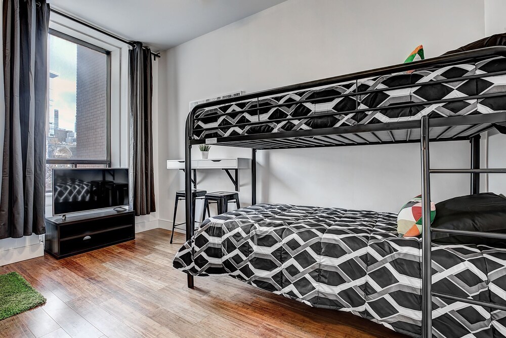Exclusive Studio (#204) - Guestroom