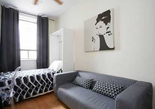 Exclusive Studio, 1 Twin Bed (#304) - Living Area