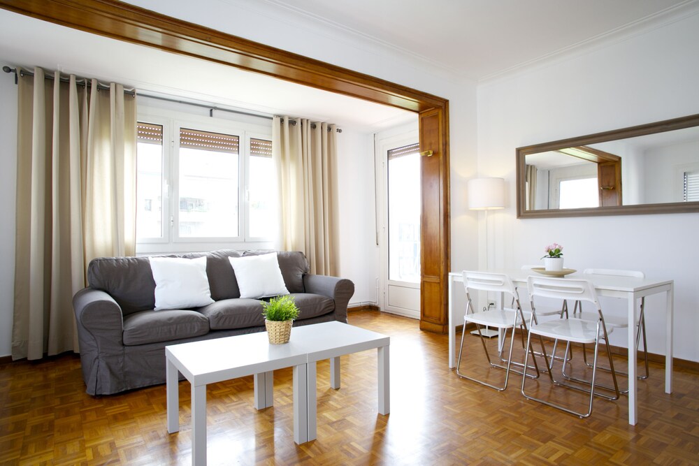 Apartment, 3 Bedrooms, City View - Featured Image