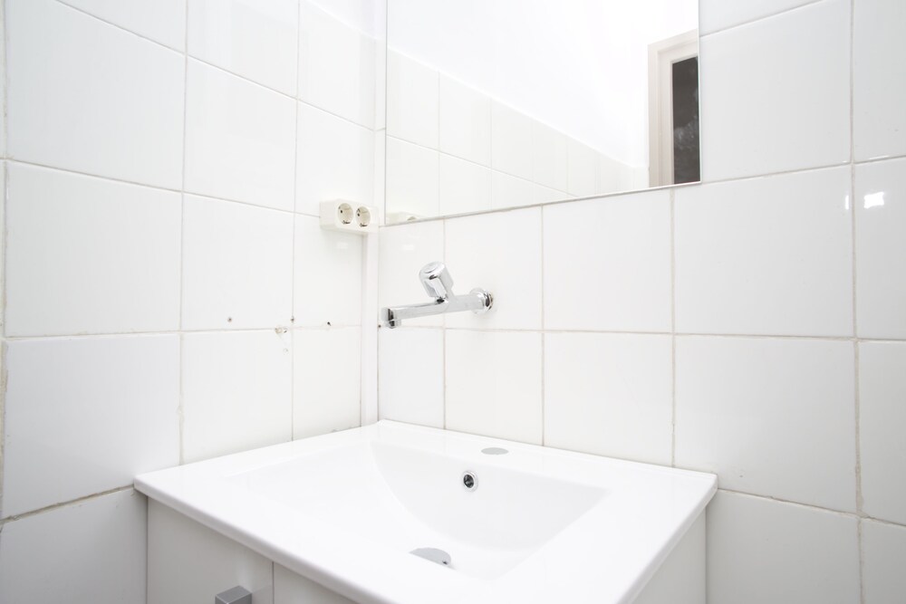Apartment, 3 Bedrooms, City View - Bathroom Sink