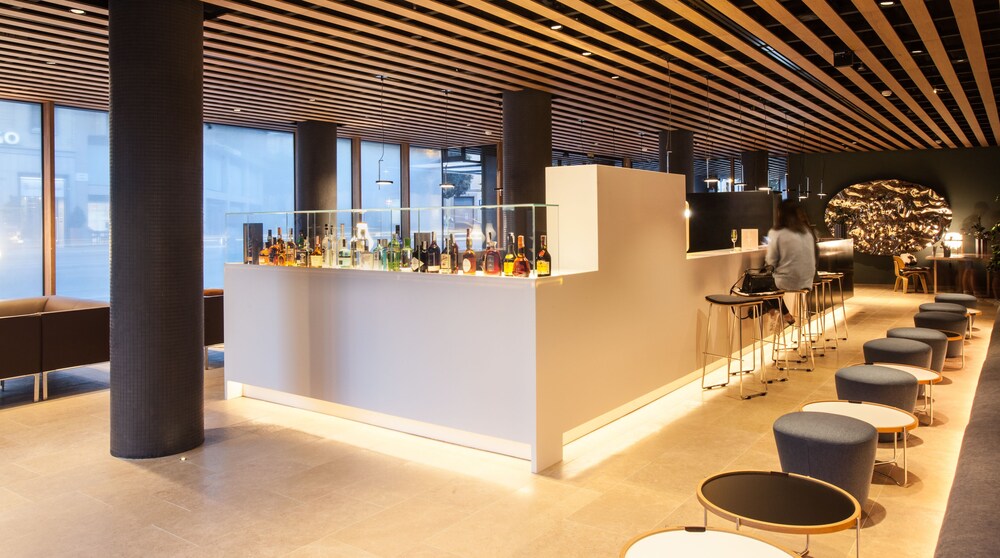 Hotel Bar