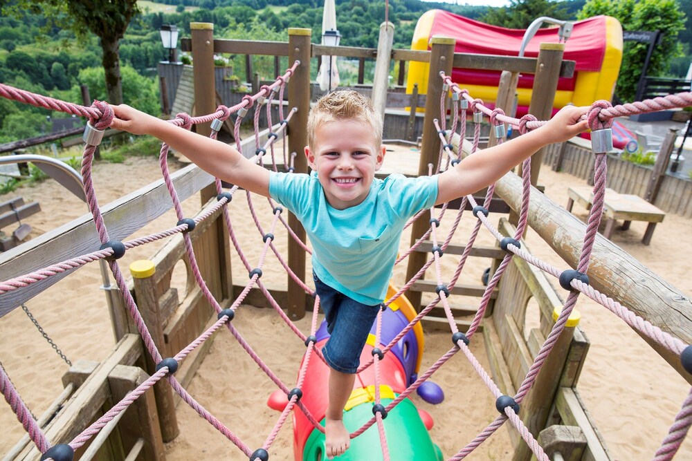 Außen-Kinderspielplatz