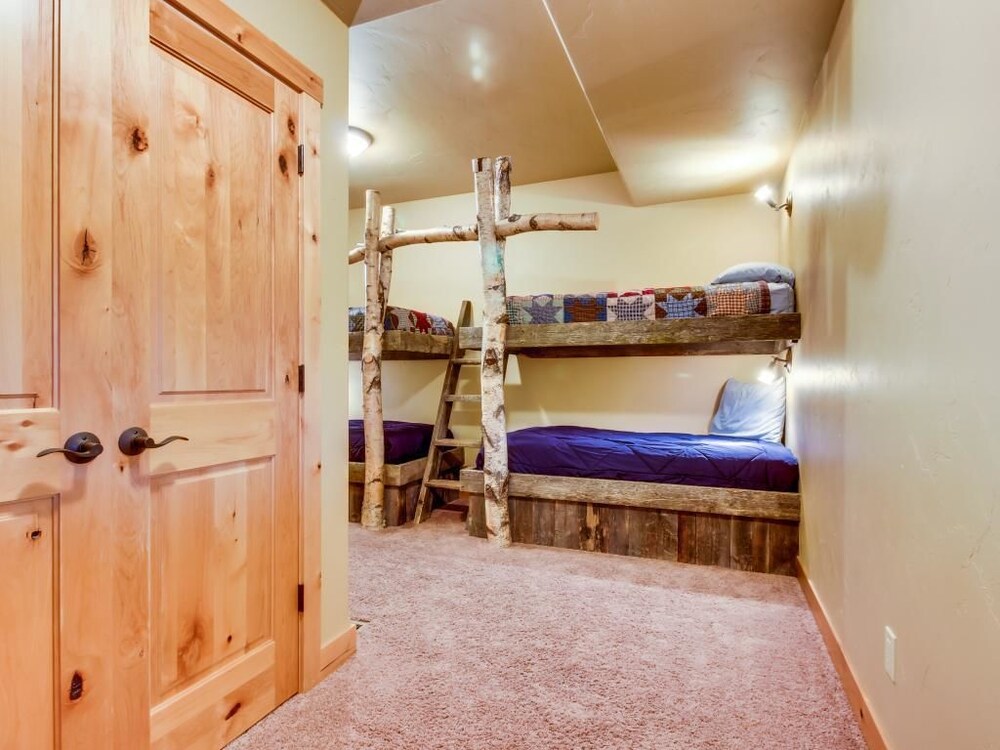 Apartment, 5 Bedrooms - Guestroom