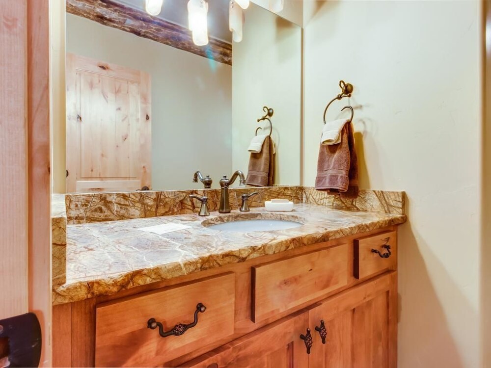 Apartment, 5 Bedrooms - Bathroom Amenities