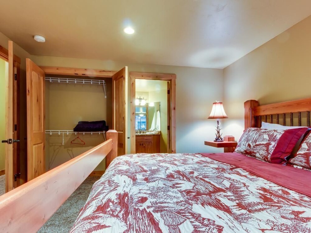 Apartment, 5 Bedrooms - Guestroom