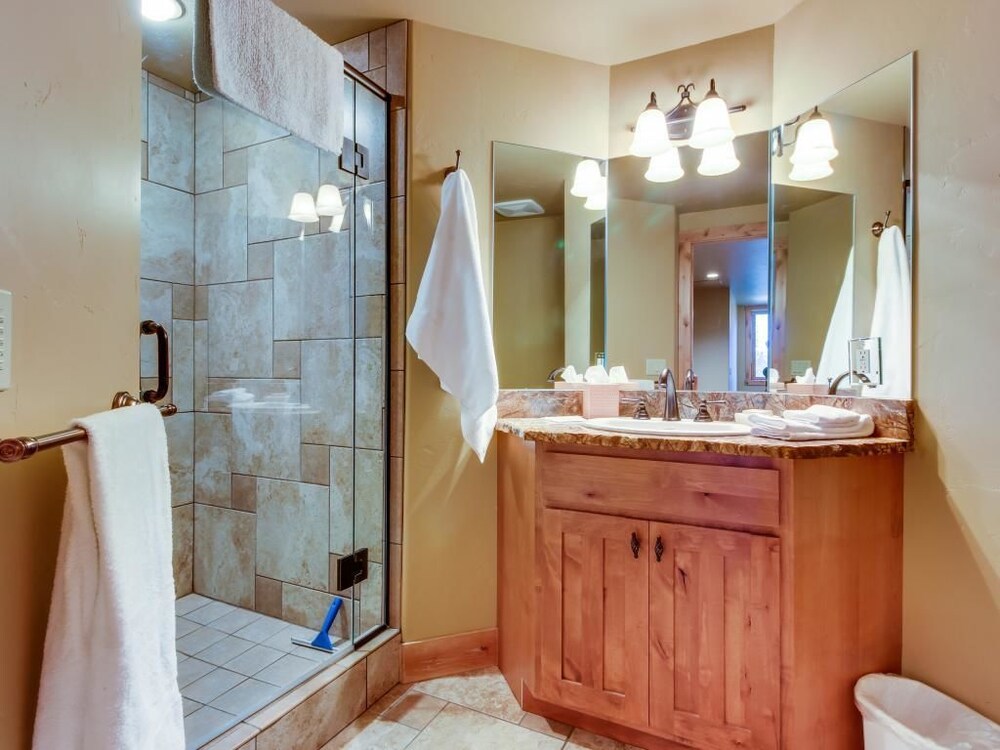 Apartment, 5 Bedrooms - Bathroom Amenities