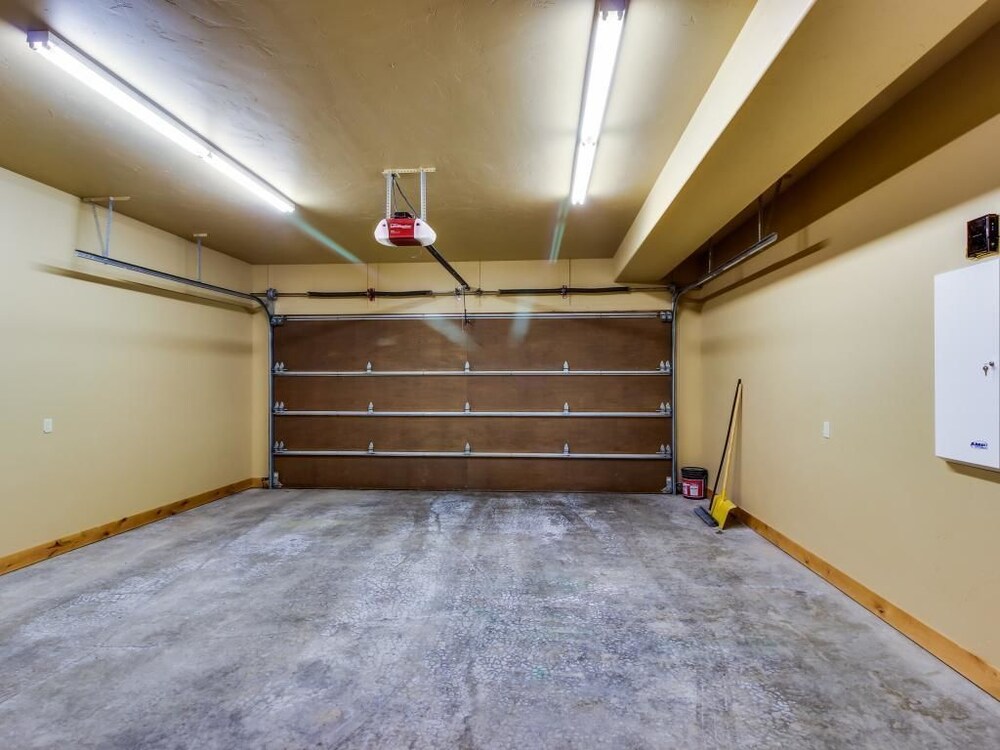 Apartment, 5 Bedrooms - Parking