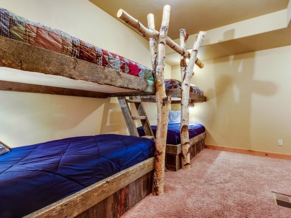 Apartment, 5 Bedrooms - Guestroom