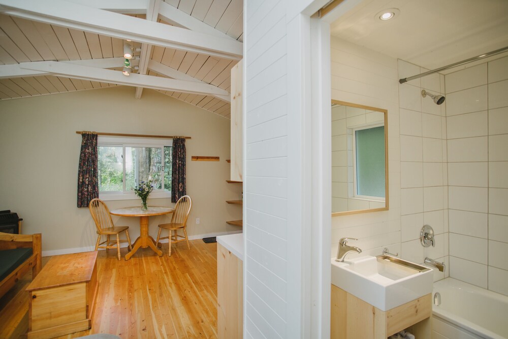 Cabin, 1 Bedroom, Kitchen, River View - Guestroom