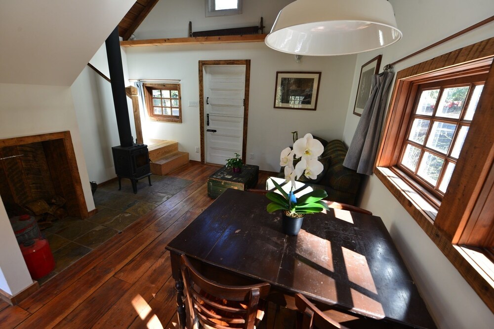 Cabin, 1 Bedroom, Kitchen, Mountain View - Living Area