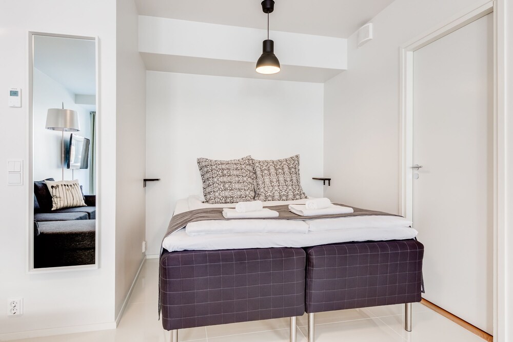 Deluxe-studio, 1 queen size -sänky ja vuodesohva, Keittiö, Kaupunkinäköala - vierashuone