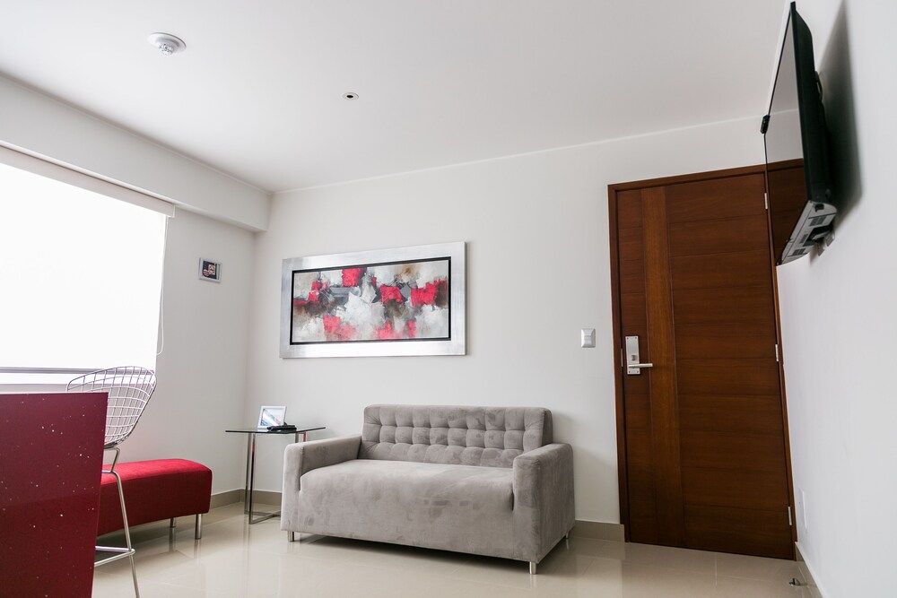 Café en la habitación: Suite junior, 1 cama de matrimonio grande, frigorífico y microondas, en una planta alta