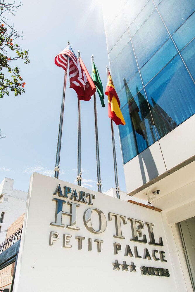 Fachada del hotel