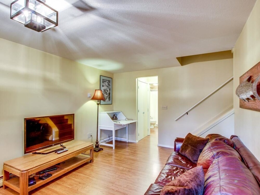 Apartment, 3 Bedrooms - Living Area