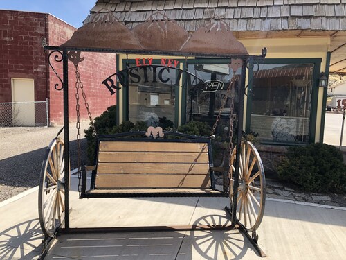Rustic Inn Motel