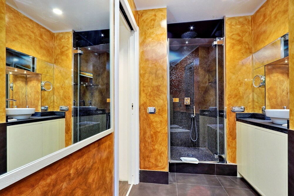 Studio - Bathroom