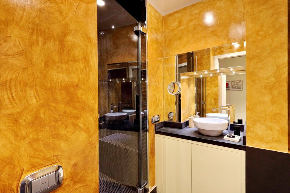 Studio - Bathroom