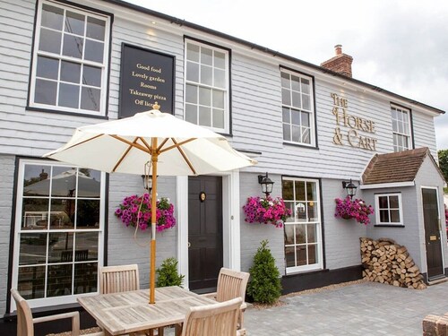 The Horse & Cart Inn